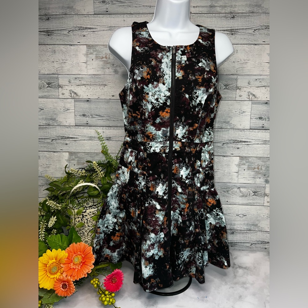 BCBG Zip front sleeveless dressSize 4 black and turquoise dress.